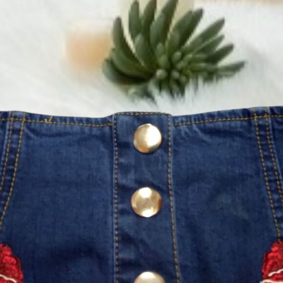 PACSUN EMBROIDERED FLORAL DENIM MINI SKIRT - Picture 6 of 8